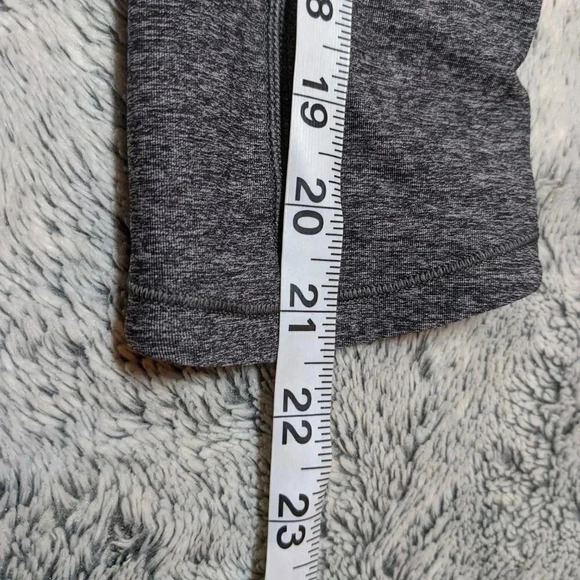 Lululemon Luxtreme High Waisted Tied To It Crop Heathered Grey Size 2 - Picture 8 of 8